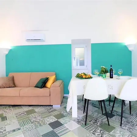 Apartment Mary's - De Vivo Realty *