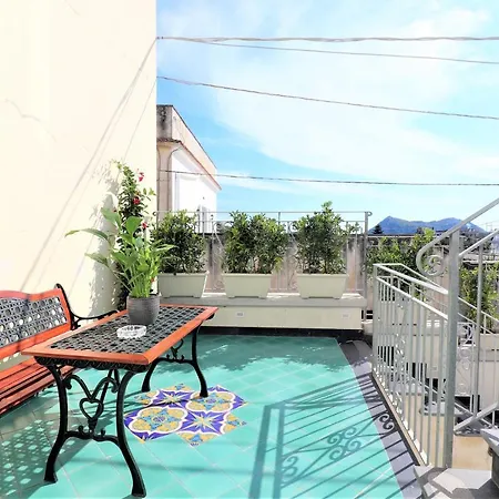 Mary's - De Vivo Realty Apartment *