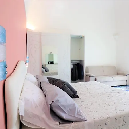 Mary's - De Vivo Realty Apartment