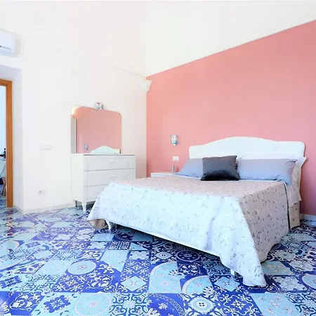 Apartment Mary's - De Vivo Realty Massa Lubrense