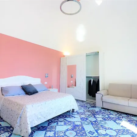 Apartment Mary's - De Vivo Realty *